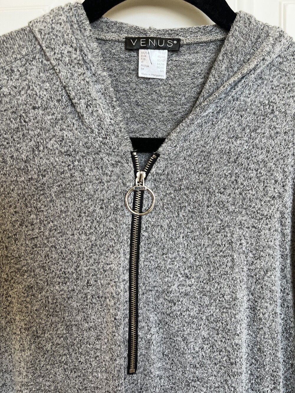 Venus Gray Sweater With Shoulder Style. - Picture 3 of 7